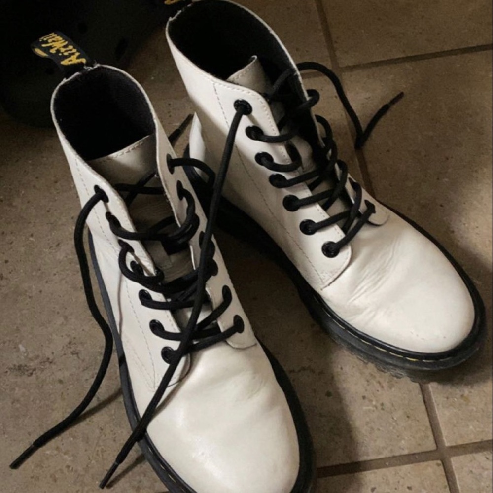 Doc Martins size 7 (white)